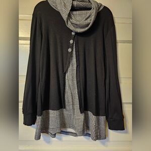 Black and White Houndstooth Cardigan Dtyle Sweater Large